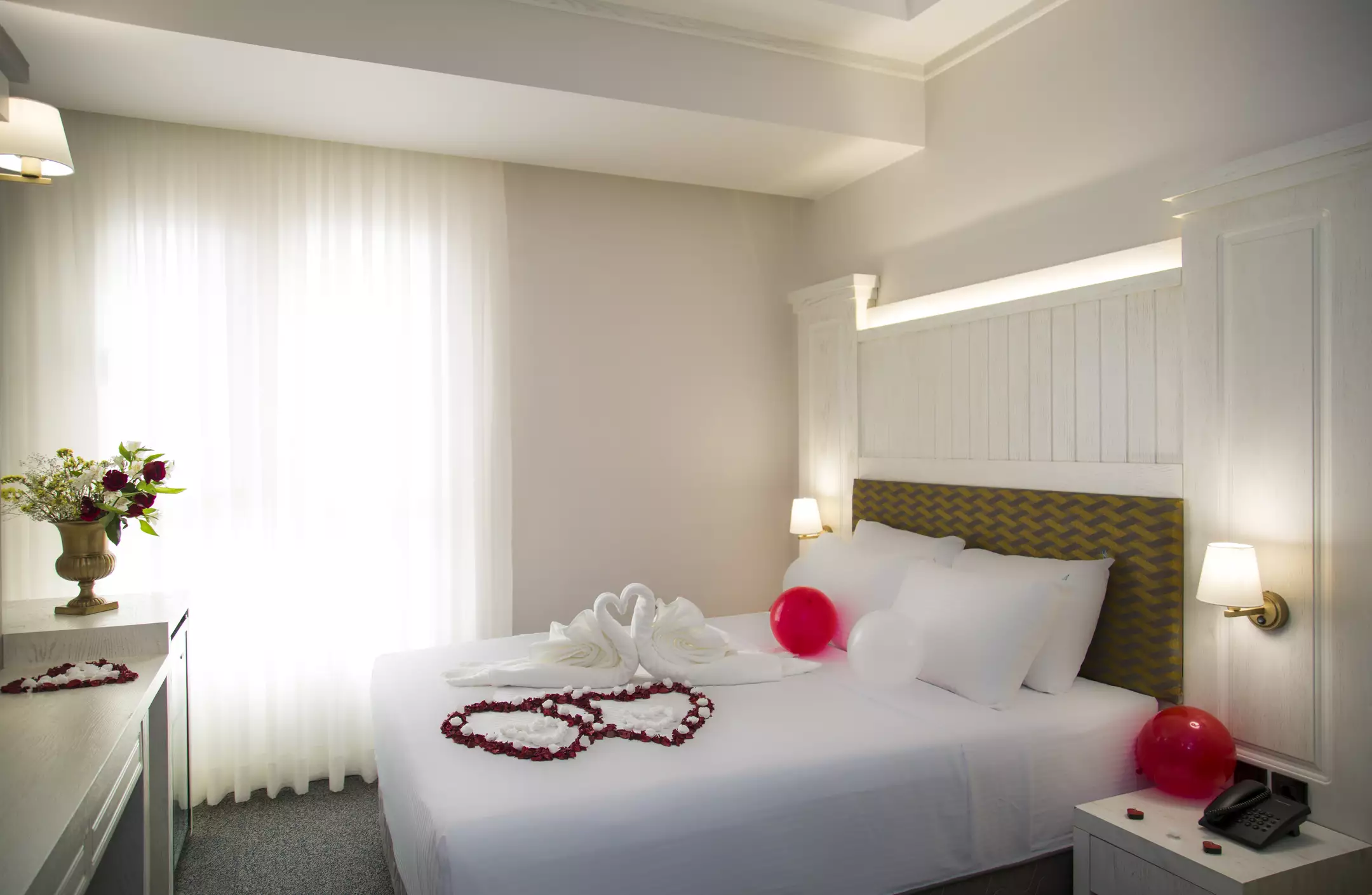 Alibaba https://cdn.alibaba.ir/ostorage/hotel-accommodation-images/67ff9d1d19aa61e2a799aecb_اتاق هانی مون (3).webp